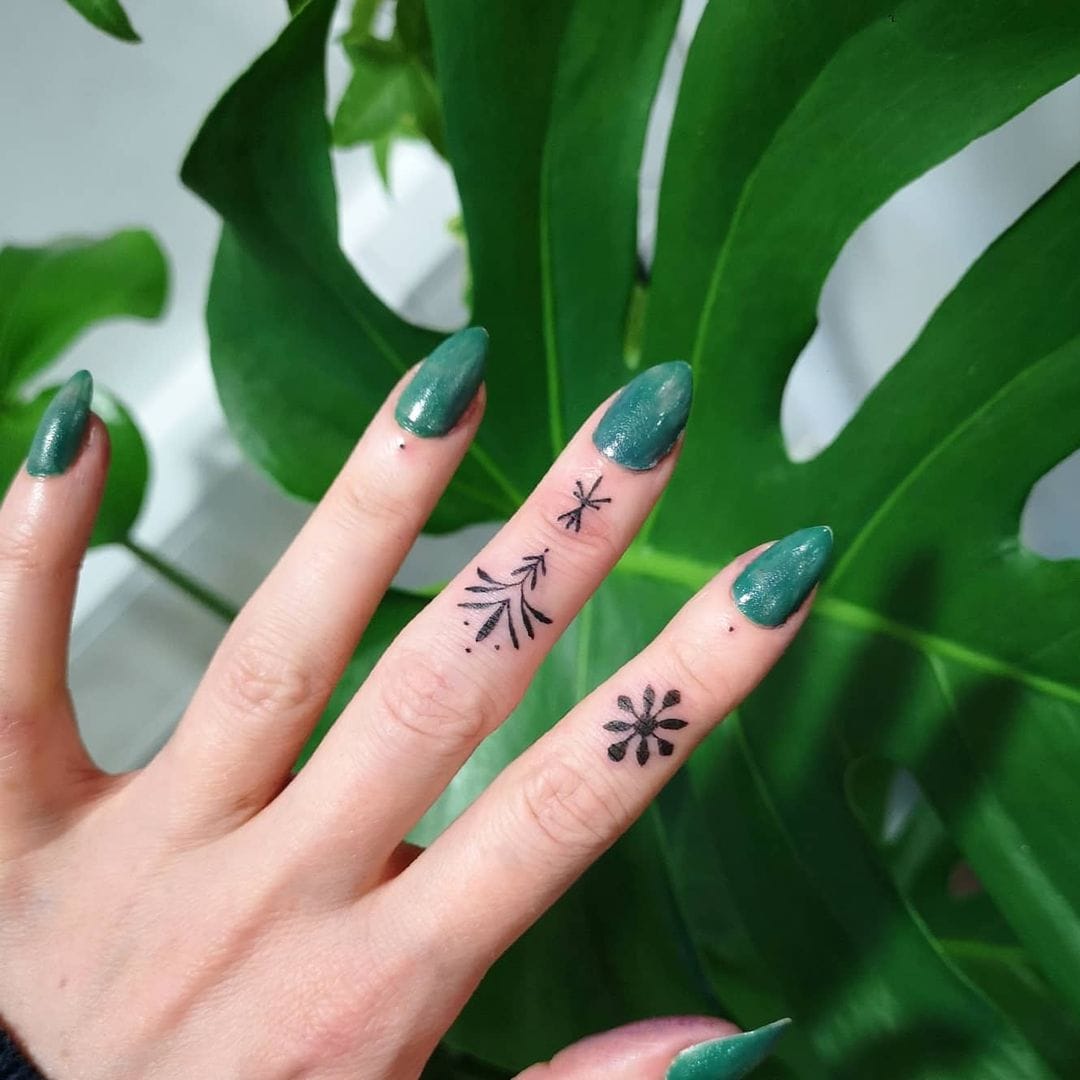 Share 114+ do finger tattoos last latest POPPY